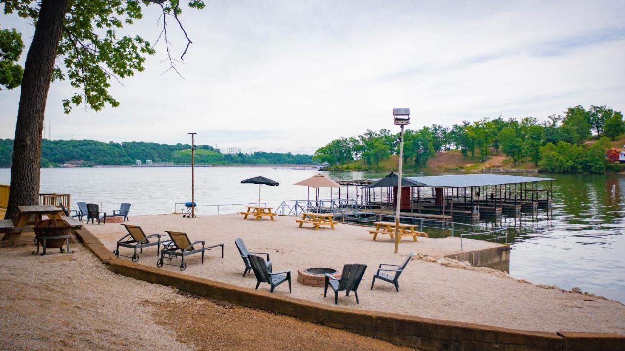 بحيرة أوزارك Lakeshore Fishing Cabins #4 المظهر الخارجي الصورة