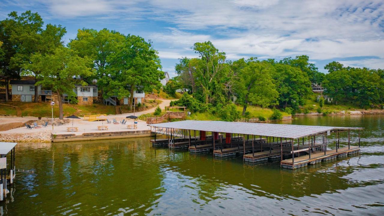 بحيرة أوزارك Lakeshore Fishing Cabins #4 المظهر الخارجي الصورة